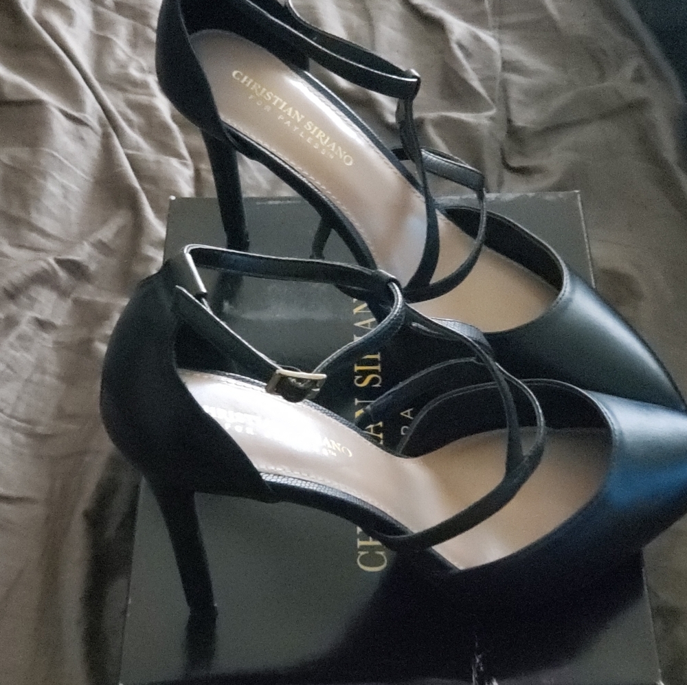 High Heels - Picture 2 of 2